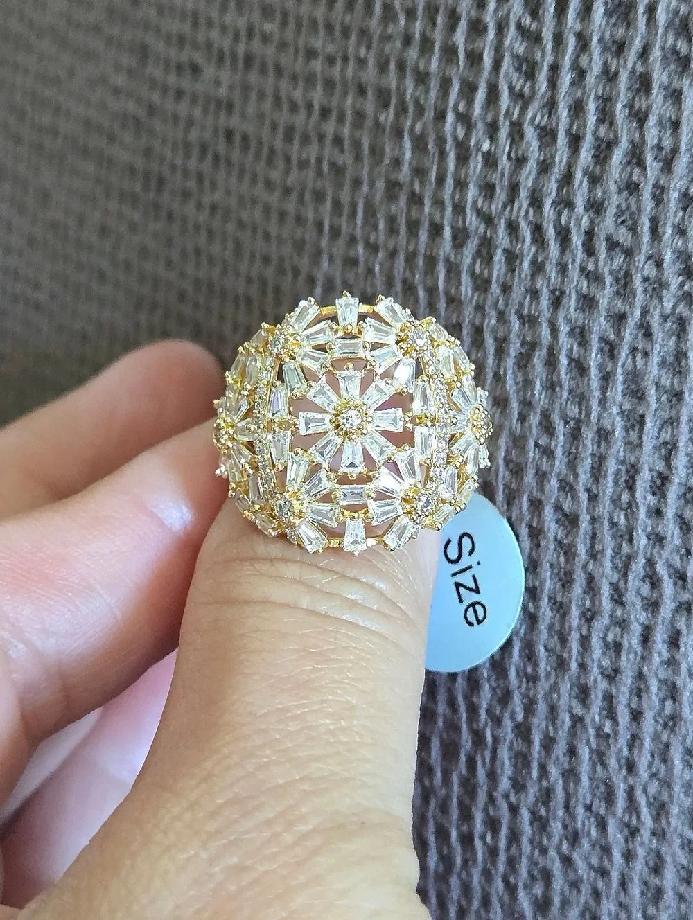 Rachel Zoe Gold💛 Floral🌼 Dome Ring💍 - NWT
